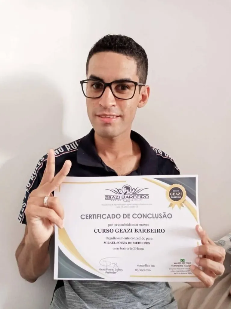 Curso Geazi Barbeiro: Baixe Agora e Domine a Barba Perfeita!